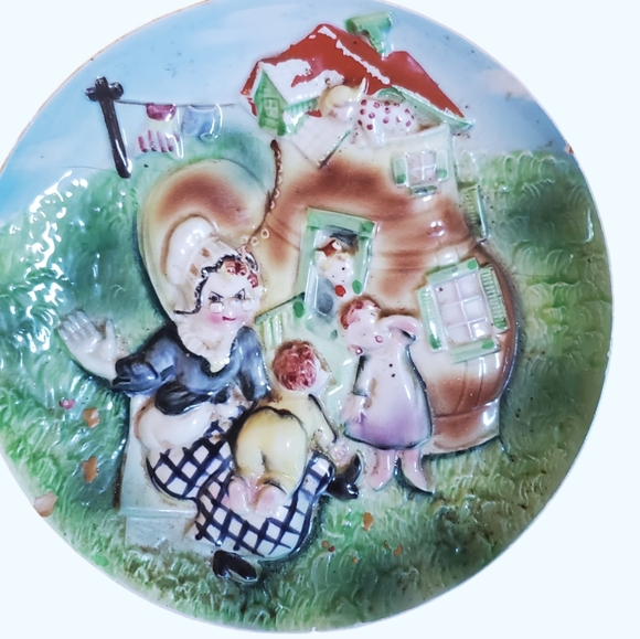 Vintage old woman who lived in a shoe wall plate - Picture 4 of 4